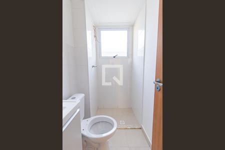 Banheiro Social de apartamento para alugar com 2 quartos, 47m² em Ouro Fino, São José dos Pinhais