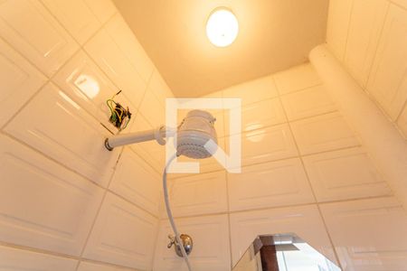 Apartamento à venda com 85m², 2 quartos e 1 vaga Apartamento à venda com 85m², 2 quartos e 1 vagaChuveiro do Banheiro de Serviço