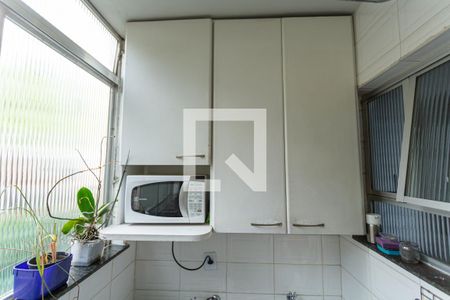 Apartamento à venda com 85m², 2 quartos e 1 vaga Apartamento à venda com 85m², 2 quartos e 1 vagaArmário da Área de Serviço