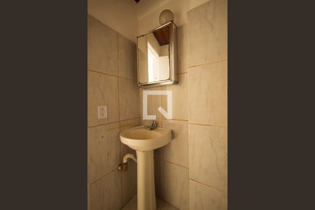 Banheiro de kitnet/studio para alugar com 1 quarto, 25m² em Centro Histórico, Porto Alegre