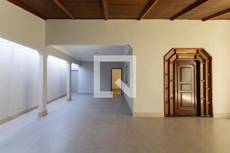 Casa para alugar com 430m², 4 quartos e 3 vagas Casa para alugar com 430m², 4 quartos e 3 vagasGaragem