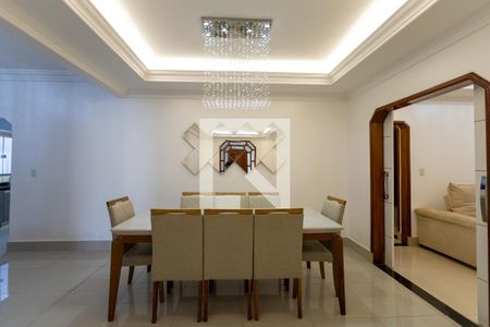 Casa para alugar com 430m², 4 quartos e 3 vagas Casa para alugar com 430m², 4 quartos e 3 vagasSala de Jantar