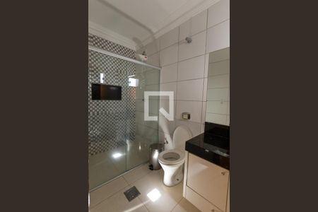 Casa para alugar com 430m², 4 quartos e 3 vagas Casa para alugar com 430m², 4 quartos e 3 vagasBanheiro da Suíte 1