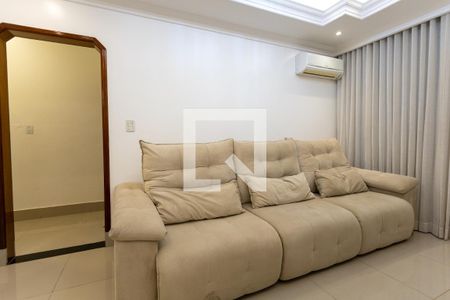 Casa para alugar com 430m², 4 quartos e 3 vagas Casa para alugar com 430m², 4 quartos e 3 vagasSala de TV 1