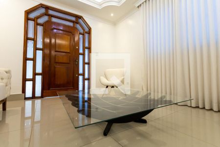 Sala de Estar de casa para alugar com 4 quartos, 430m² em Parque Amazonia, Goiânia