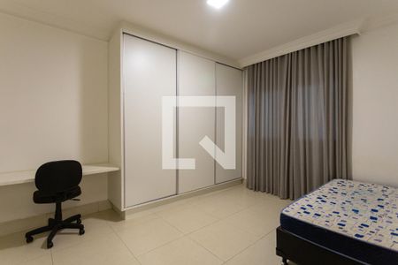Casa para alugar com 430m², 4 quartos e 3 vagas Casa para alugar com 430m², 4 quartos e 3 vagasSuíte 2