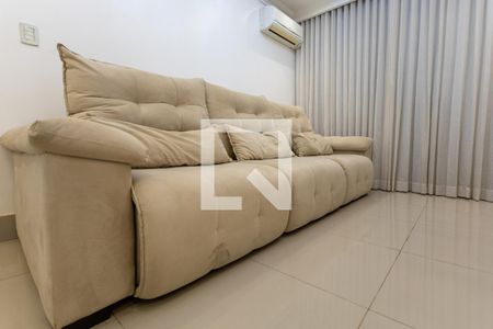 Casa para alugar com 430m², 4 quartos e 3 vagas Casa para alugar com 430m², 4 quartos e 3 vagasSala de TV 1