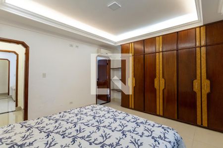 Casa para alugar com 430m², 4 quartos e 3 vagas Casa para alugar com 430m², 4 quartos e 3 vagasSuíte 1
