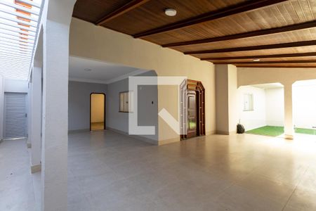 Casa para alugar com 430m², 4 quartos e 3 vagas Casa para alugar com 430m², 4 quartos e 3 vagasGaragem