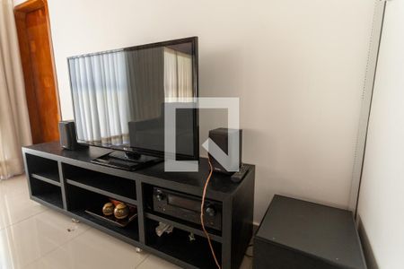 Casa para alugar com 430m², 4 quartos e 3 vagas Casa para alugar com 430m², 4 quartos e 3 vagasSala de TV 2
