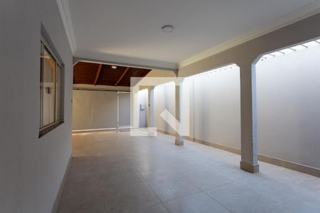 Casa para alugar com 430m², 4 quartos e 3 vagas Casa para alugar com 430m², 4 quartos e 3 vagasGaragem