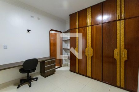 Casa para alugar com 430m², 4 quartos e 3 vagas Casa para alugar com 430m², 4 quartos e 3 vagasSuíte 3