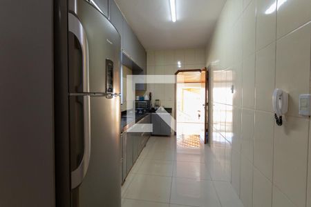Casa para alugar com 430m², 4 quartos e 3 vagas Casa para alugar com 430m², 4 quartos e 3 vagasCozinha