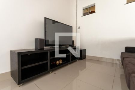 Casa para alugar com 430m², 4 quartos e 3 vagas Casa para alugar com 430m², 4 quartos e 3 vagasSala de TV 2