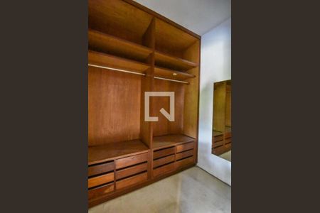 Apartamento para alugar com 314m², 3 quartos e 2 vagasCloset Suíte 01