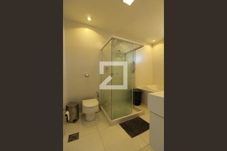 Casa à venda com 230m², 4 quartos e 2 vagasBanheiro - Suíte