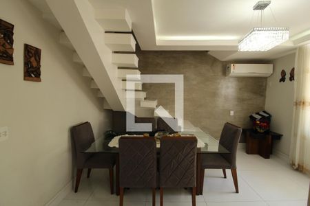 Sala de casa à venda com 4 quartos, 230m² em Vargem Pequena, Rio de Janeiro