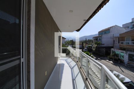 Casa à venda com 230m², 4 quartos e 2 vagasVaranda - Quarto 2 e Quarto 3