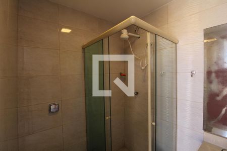 Casa à venda com 230m², 4 quartos e 2 vagasBanheiro de Serviço