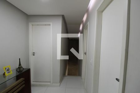 Casa à venda com 230m², 4 quartos e 2 vagasCorredor/Escada - 2º Andar