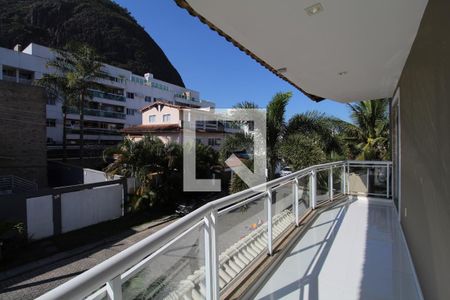 Casa à venda com 230m², 4 quartos e 2 vagasVaranda - Quarto 2 e Quarto 3