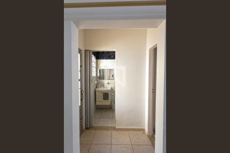 Casa à venda com 200m², 3 quartos e 2 vagas Casa à venda com 200m², 3 quartos e 2 vagasCorredor