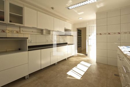 Casa à venda com 200m², 3 quartos e 2 vagas Casa à venda com 200m², 3 quartos e 2 vagasCozinha 1