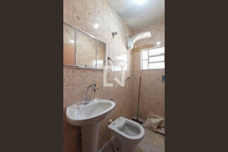 Casa à venda com 200m², 3 quartos e 2 vagas Casa à venda com 200m², 3 quartos e 2 vagasBanheiro 1
