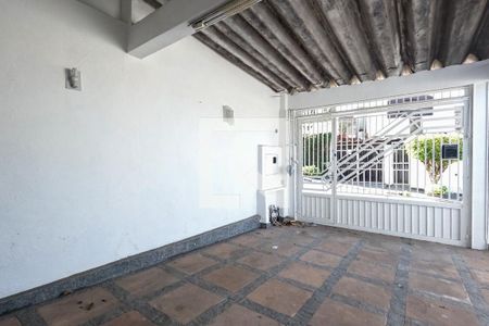 Casa à venda com 200m², 3 quartos e 2 vagas Casa à venda com 200m², 3 quartos e 2 vagasGaragem