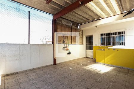 Casa à venda com 200m², 3 quartos e 2 vagas Casa à venda com 200m², 3 quartos e 2 vagasÁrea de Serviço 2