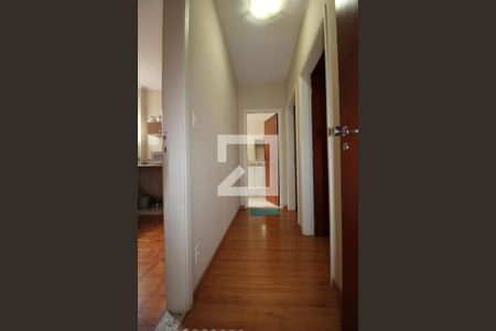 Corredor de apartamento à venda com 2 quartos, 80m² em Centro, Campinas