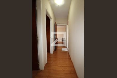 Corredor de apartamento à venda com 2 quartos, 80m² em Centro, Campinas