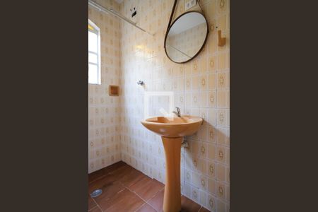 Banheiro de casa para alugar com 1 quarto, 30m² em Vila Mussoline, São Bernardo do Campo