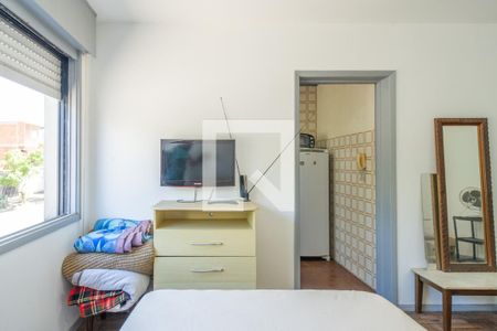 Sala/Quarto de apartamento à venda com 1 quarto, 25m² em Partenon, Porto Alegre