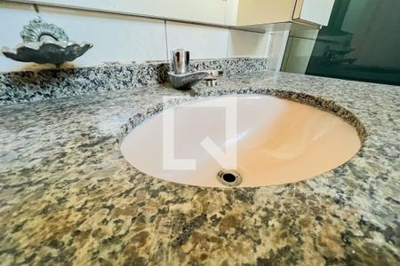 Apartamento à venda com 64m², 2 quartos e sem vagaBanheiro