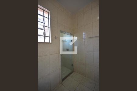 Casa para alugar com 80m², 3 quartos e 2 vagasBanheiro Social