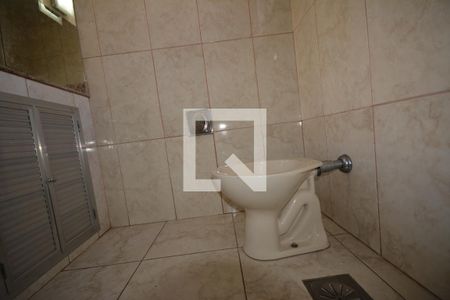 Casa para alugar com 80m², 3 quartos e 2 vagasBanheiro Social