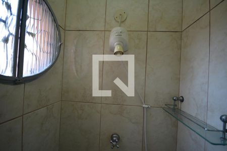 Casa para alugar com 80m², 3 quartos e 2 vagasBanheiro Social