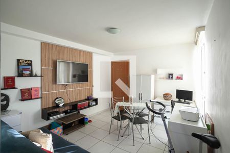 Sala  de apartamento para alugar com 2 quartos, 70m² em Itatiaia, Belo Horizonte