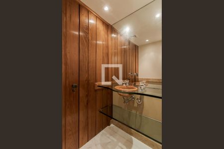 Apartamento à venda com 273m², 3 quartos e 2 vagas Apartamento à venda com 273m², 3 quartos e 2 vagasLavabo