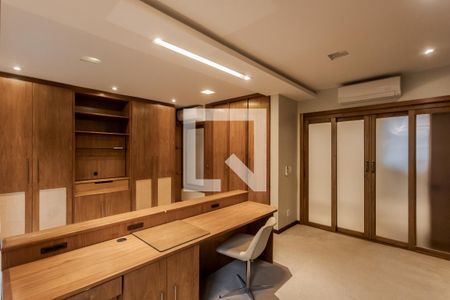 Apartamento à venda com 273m², 3 quartos e 2 vagas Apartamento à venda com 273m², 3 quartos e 2 vagasQuarto