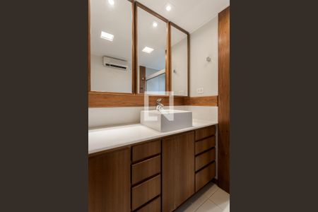 Apartamento à venda com 273m², 3 quartos e 2 vagas Apartamento à venda com 273m², 3 quartos e 2 vagasBanheiro