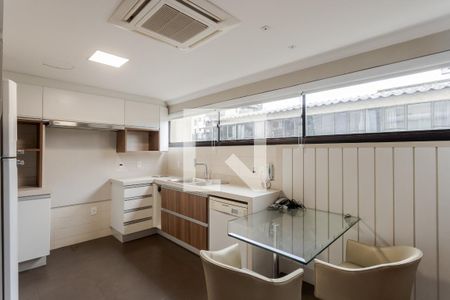 Apartamento à venda com 273m², 3 quartos e 2 vagas Apartamento à venda com 273m², 3 quartos e 2 vagasCozinha