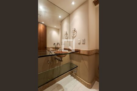 Apartamento à venda com 273m², 3 quartos e 2 vagas Apartamento à venda com 273m², 3 quartos e 2 vagasLavabo