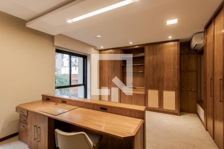 Apartamento à venda com 273m², 3 quartos e 2 vagas Apartamento à venda com 273m², 3 quartos e 2 vagasQuarto