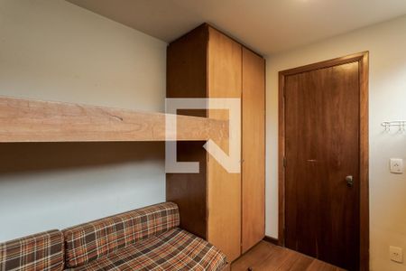 Apartamento à venda com 273m², 3 quartos e 2 vagas Apartamento à venda com 273m², 3 quartos e 2 vagasQuarto de Serviço