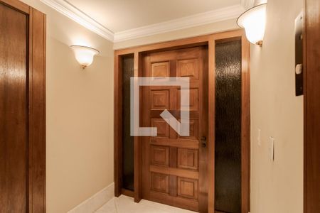 Apartamento à venda com 273m², 3 quartos e 2 vagas Apartamento à venda com 273m², 3 quartos e 2 vagasHall de Entrada