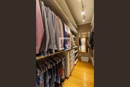 Casa à venda com 380m², 4 quartos e 5 vagasCloset da Suíte 3