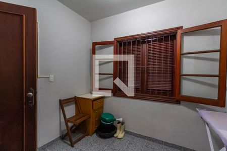 Casa à venda com 380m², 4 quartos e 5 vagasQuarto de serviço