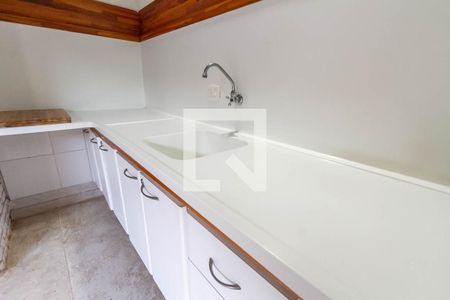 Casa à venda com 380m², 4 quartos e 5 vagasChurrasqueira e quintal